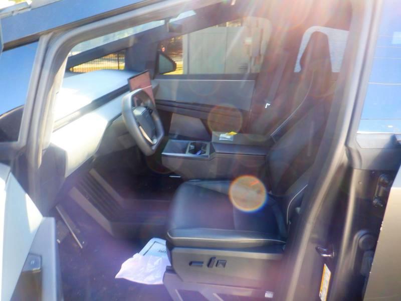 Tesla Cybertruck  2024