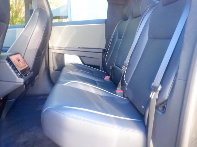 Tesla Cybertruck  2024