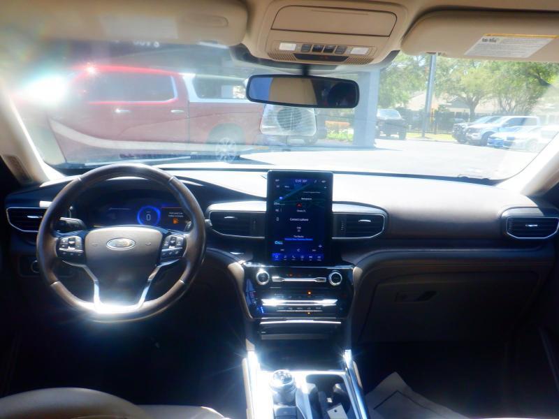 Ford Explorer Platinum 2022