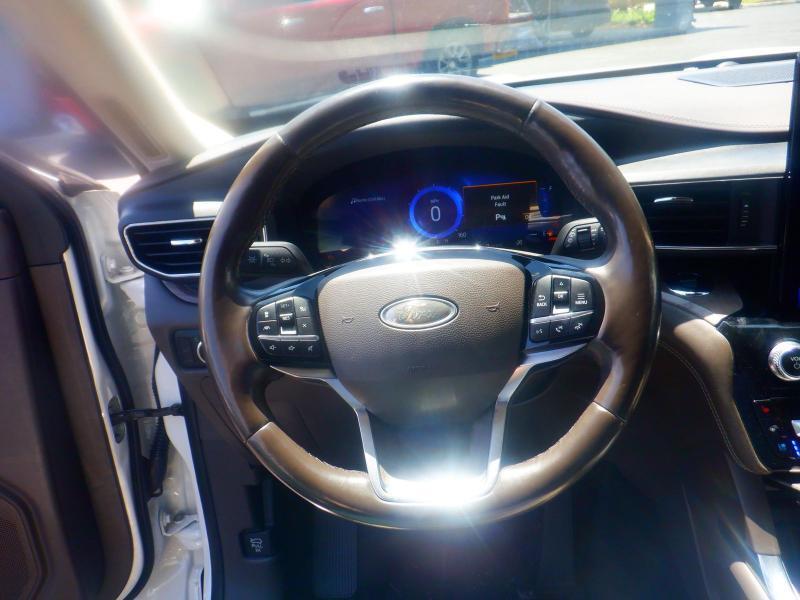 Ford Explorer Platinum 2022