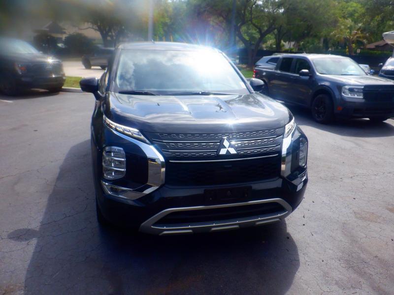 Mitsubishi Outlander  2022