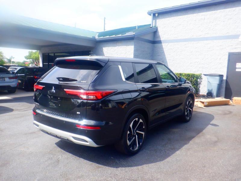 Mitsubishi Outlander  2022