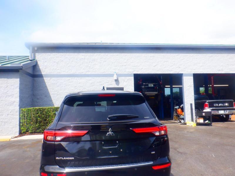 Mitsubishi Outlander  2022