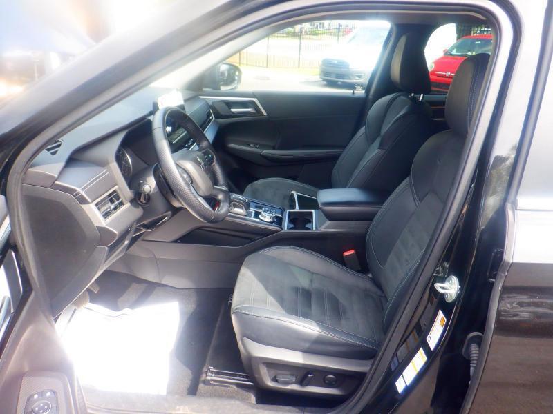 Mitsubishi Outlander  2022