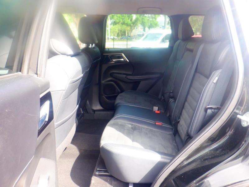 Mitsubishi Outlander  2022