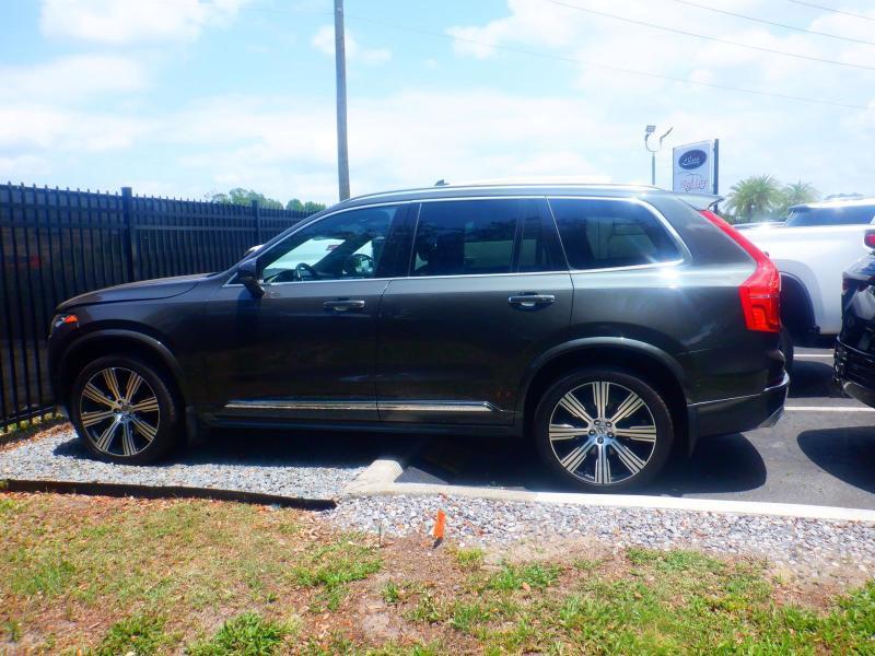 Volvo XC90  2021