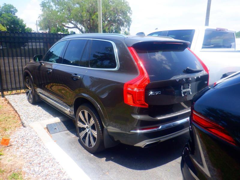 Volvo XC90  2021