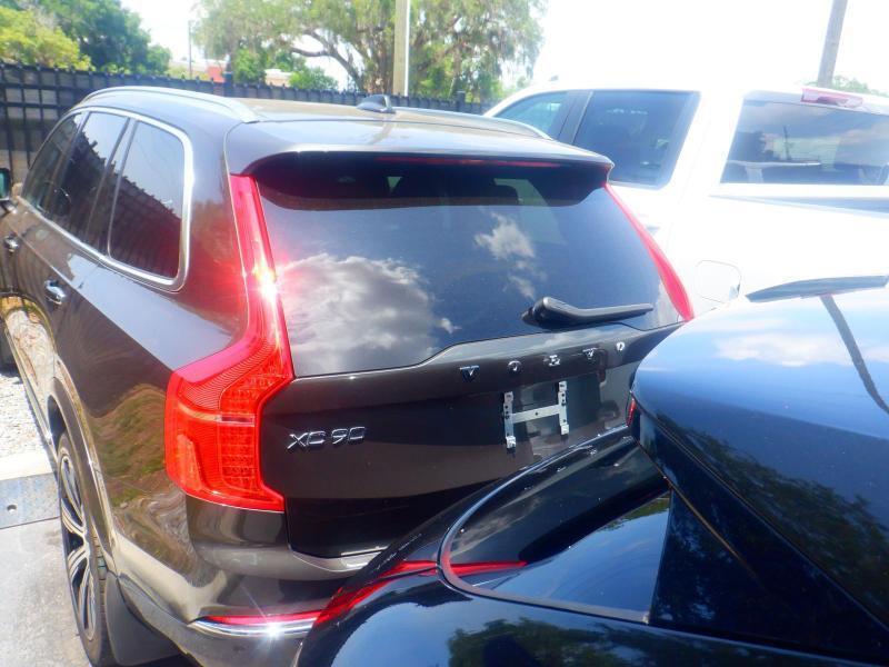 Volvo XC90  2021