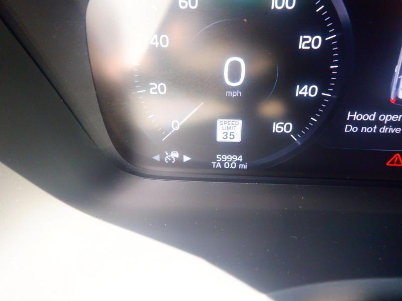 Volvo XC90  2021