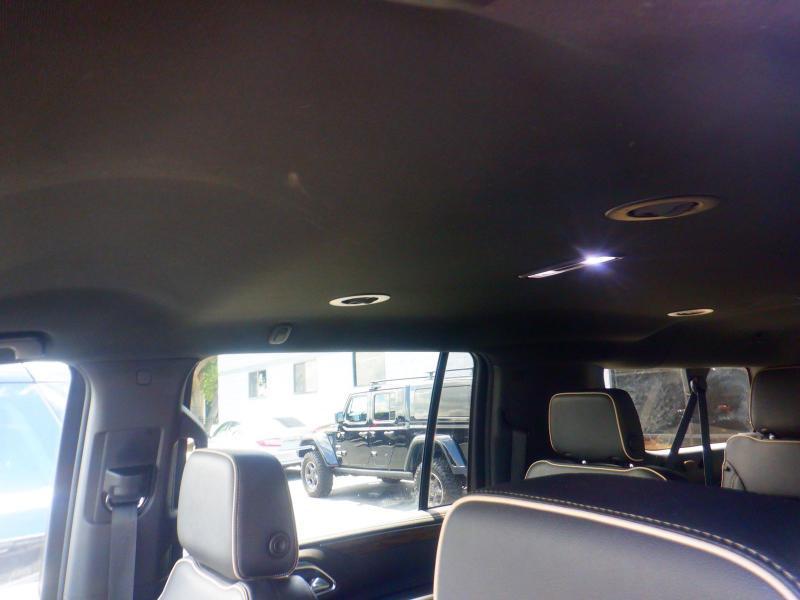 Chevrolet Suburban  2023