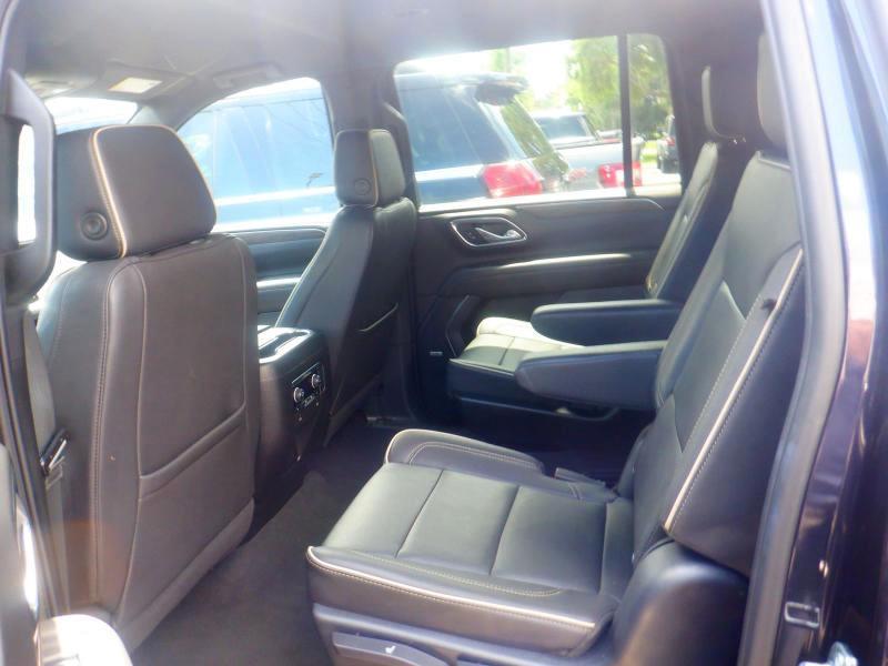 Chevrolet Suburban  2023