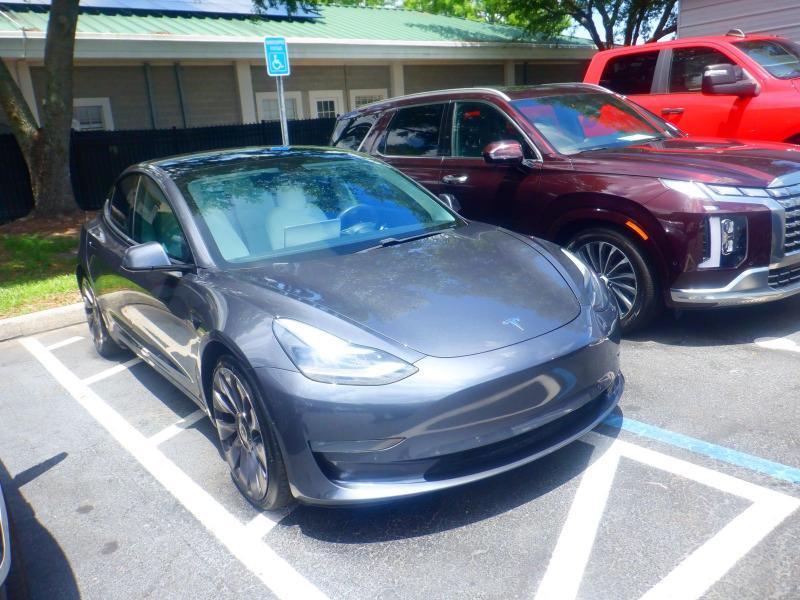 Tesla Model 3  2021