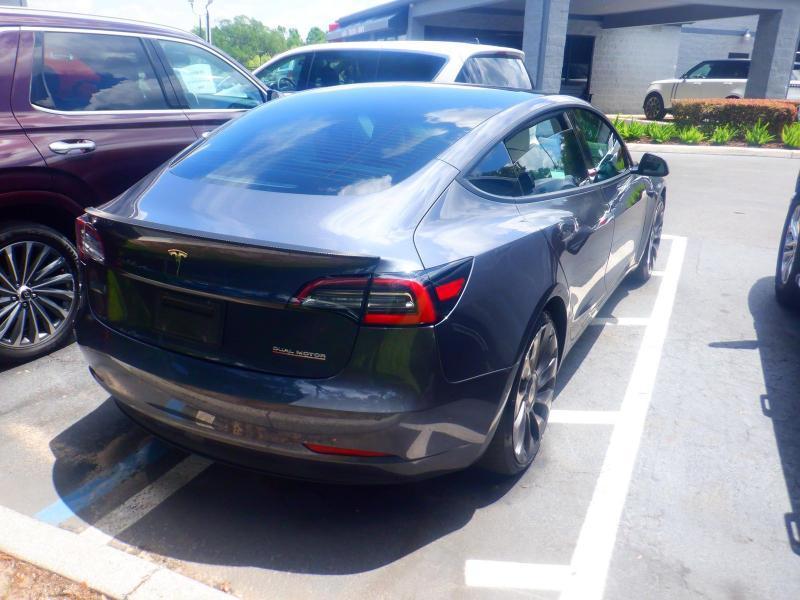 Tesla Model 3  2021