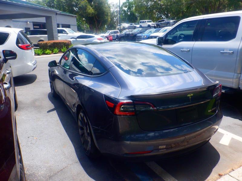 Tesla Model 3  2021