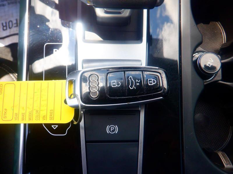 Audi Q8  2023