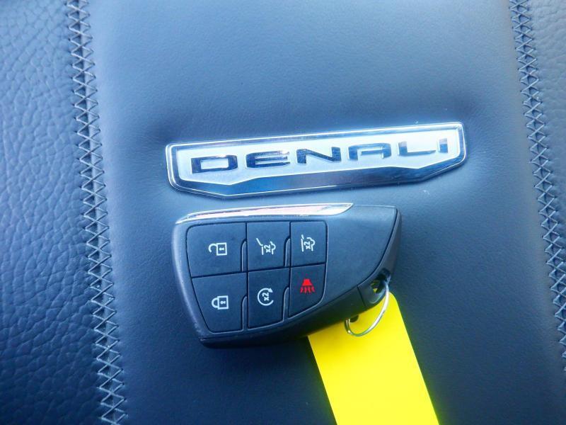 GMC Yukon XL  2025