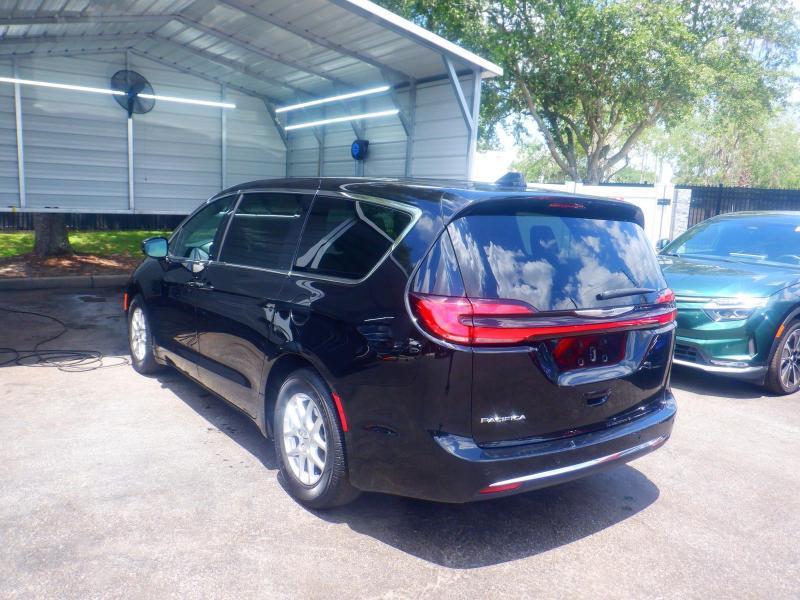 Chrysler Pacifica Select 2025