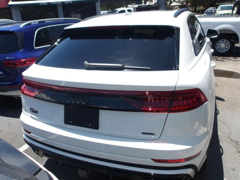 Audi Q8  2023