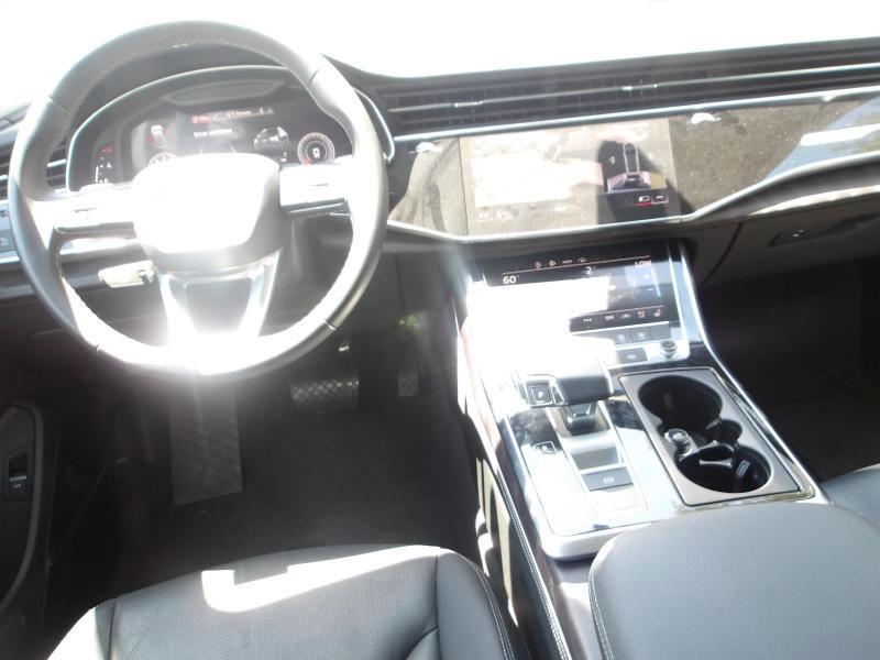 Audi Q8  2023