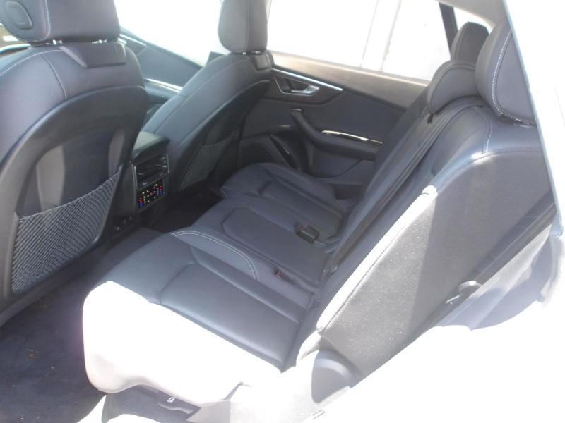 Audi Q8  2023