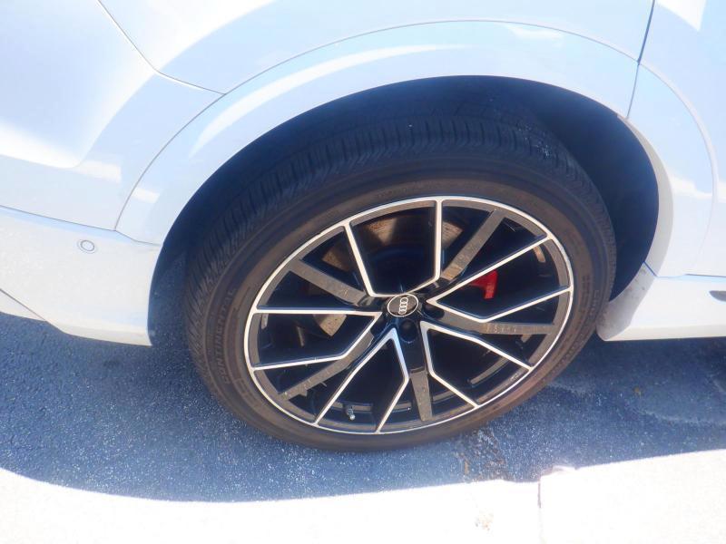 Audi Q8  2023