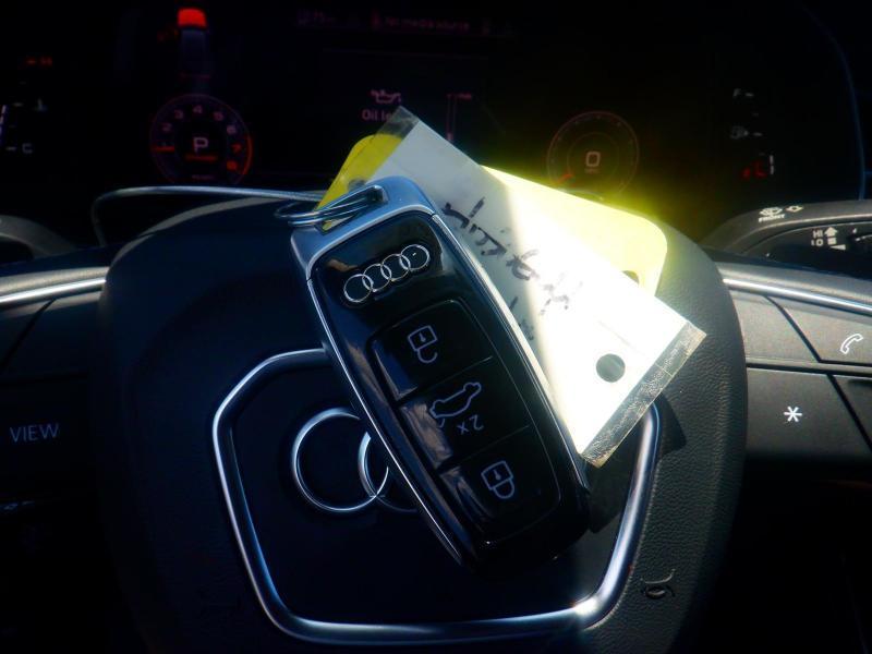 Audi Q8  2023