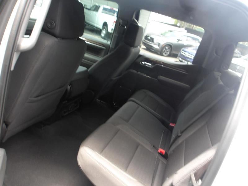 Chevrolet Silverado 1500 LT Crew Cab 4WD 2024