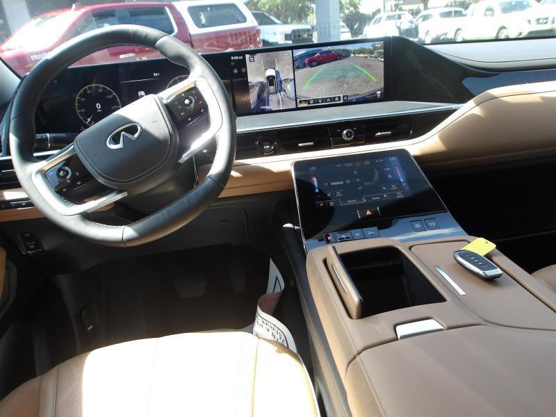 Infiniti QX80  2025