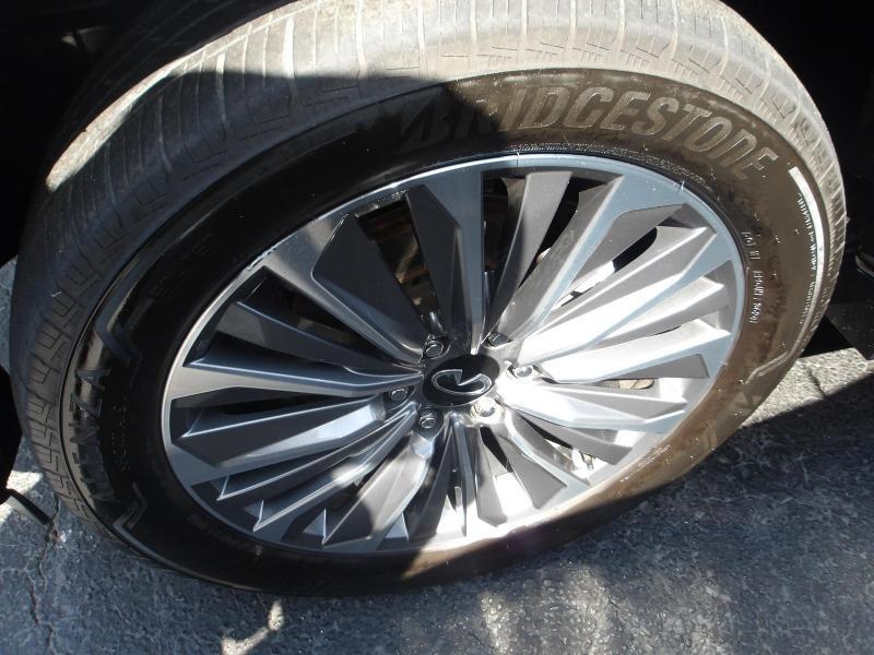 Infiniti QX80  2025