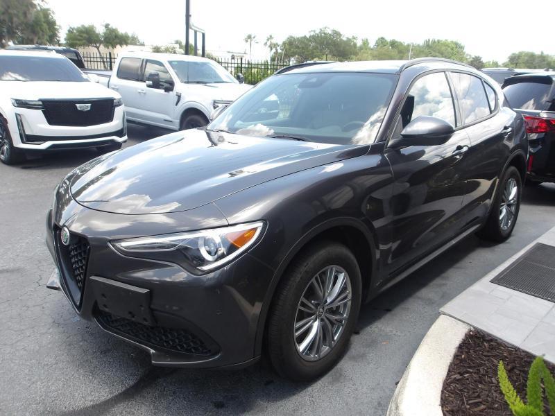 Alfa Romeo Stelvio  2023