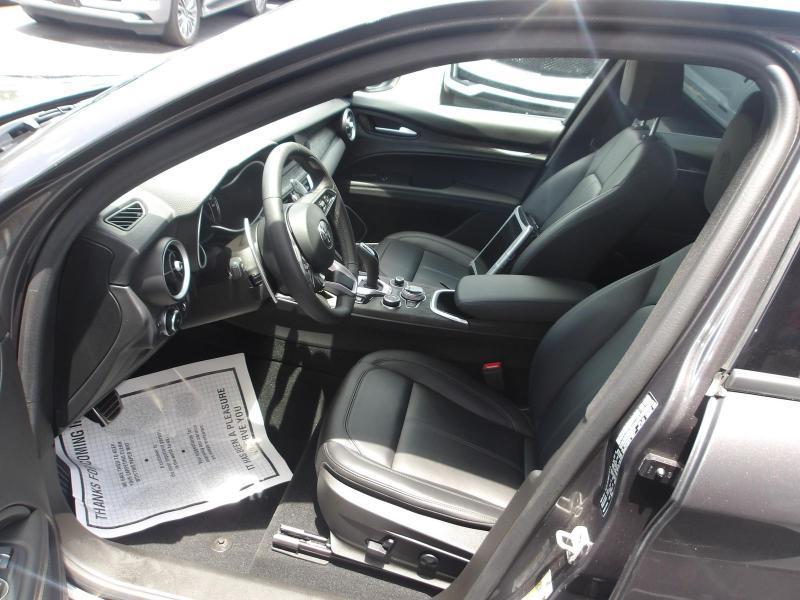 Alfa Romeo Stelvio  2023