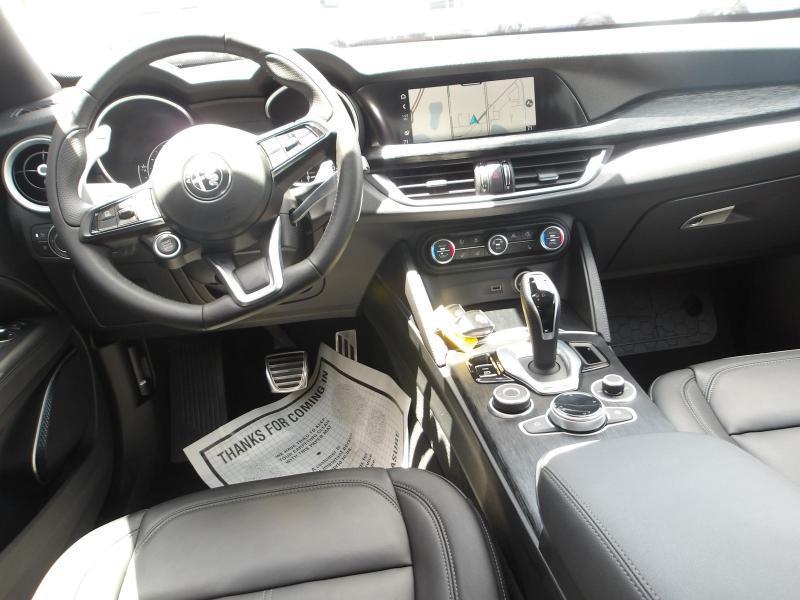 Alfa Romeo Stelvio  2023