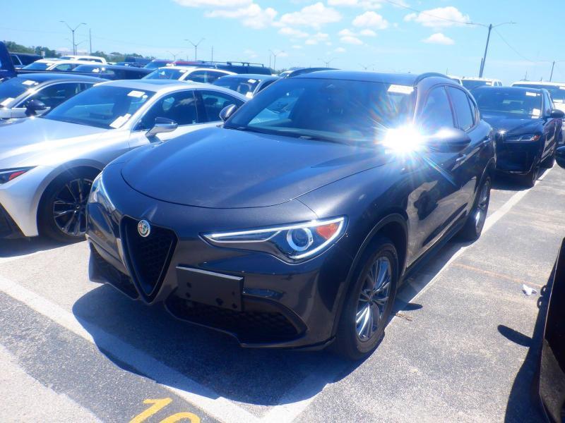 Alfa Romeo Stelvio  2023
