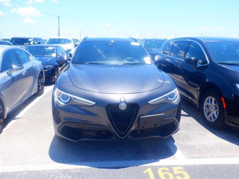 Alfa Romeo Stelvio  2023