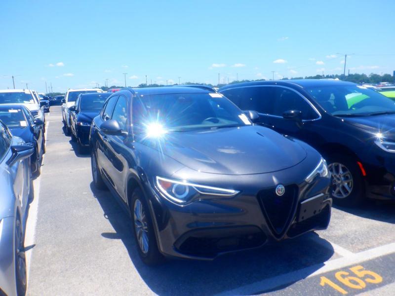 Alfa Romeo Stelvio  2023