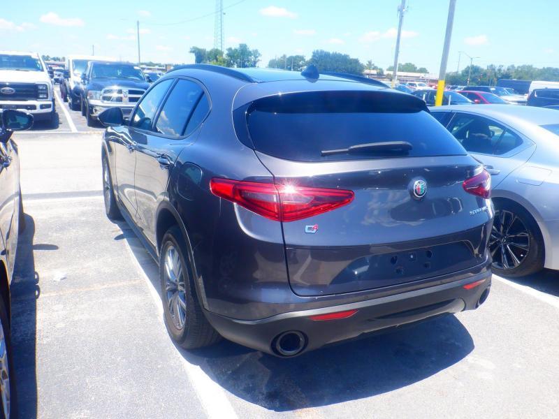 Alfa Romeo Stelvio  2023