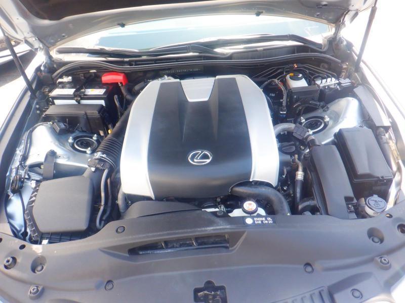 Lexus IS  2024