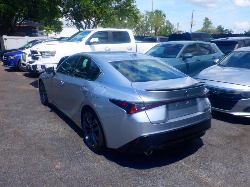 Lexus IS  2024