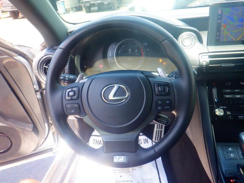 Lexus IS  2024