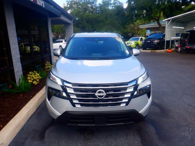 Nissan Rogue SV 2025