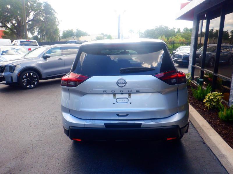 Nissan Rogue SV 2025