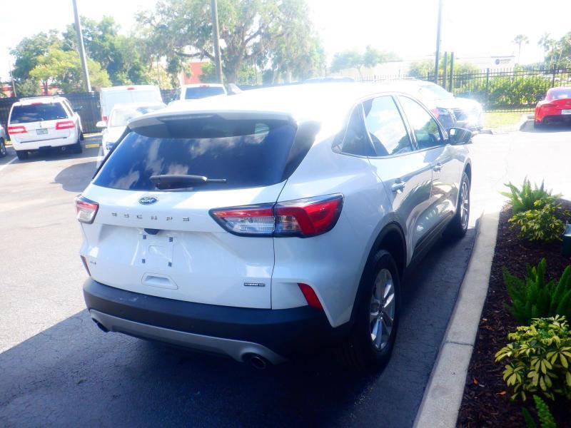 Ford Escape Hybrid SE AWD 2022