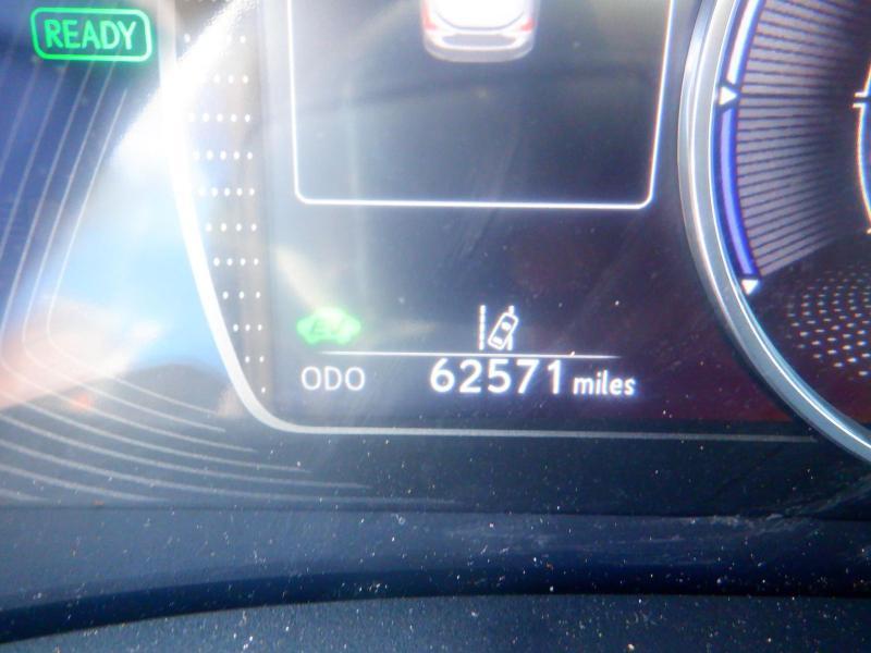 Lexus ES 300h Ultra Luxury 2022
