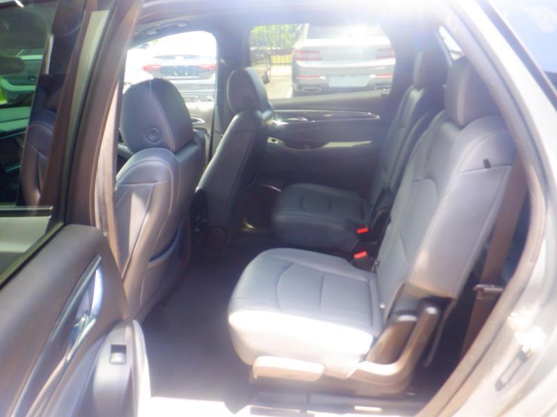 Buick Enclave  2023