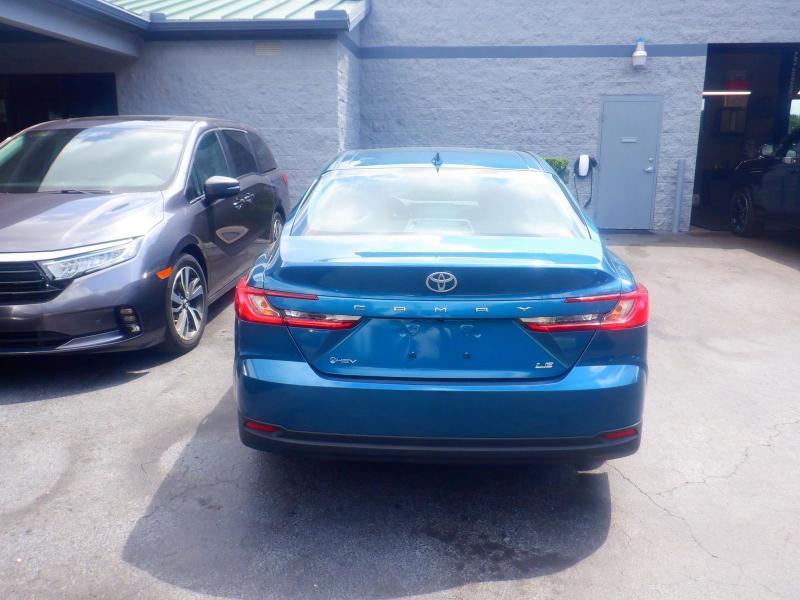 Toyota Camry Hybrid LE 2025