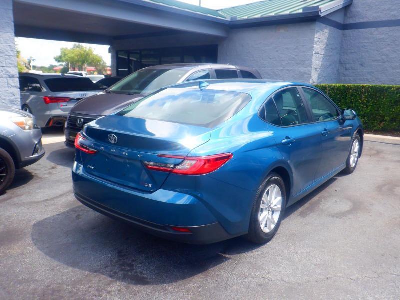 Toyota Camry Hybrid LE 2025