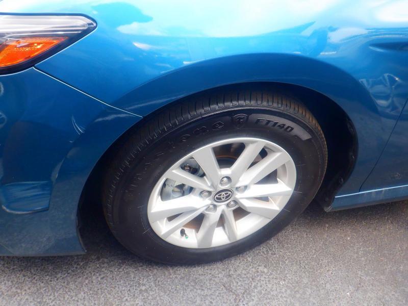 Toyota Camry Hybrid LE 2025