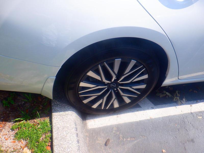 Nissan Altima  2024