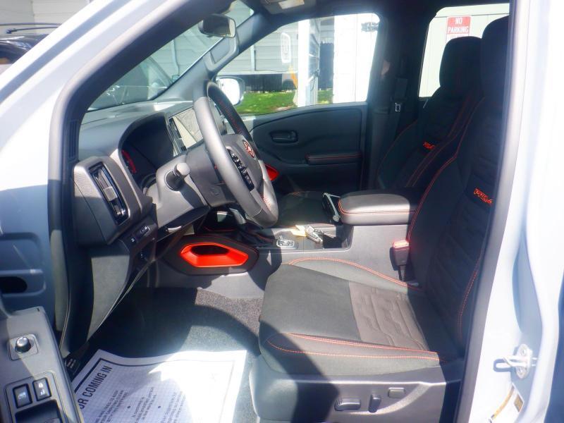 Nissan Frontier PRO-4X Crew Cab 4WD 2026
