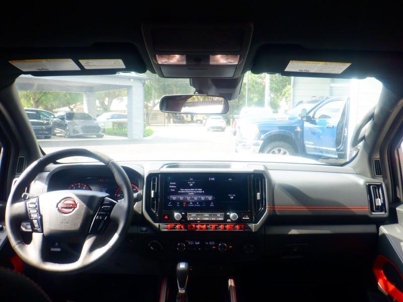 Nissan Frontier PRO-4X Crew Cab 4WD 2026